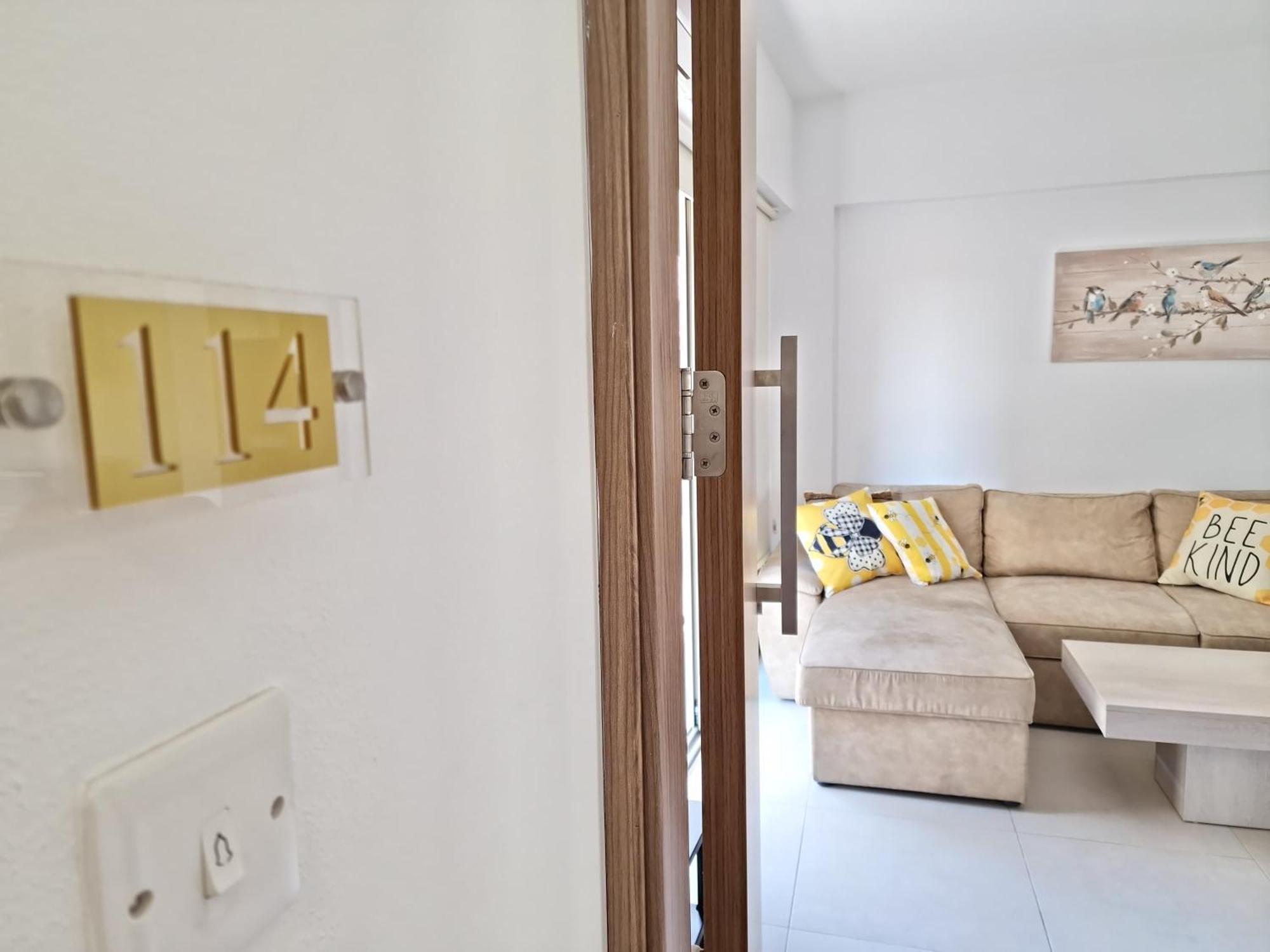 Lemon Paradise City Centre 200M From Beach Larnaca Exterior photo